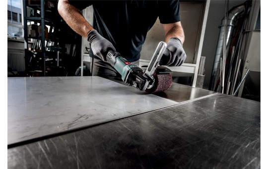 Снимка Сатинираща машина 1700W METABO SE 17-200 RT SET